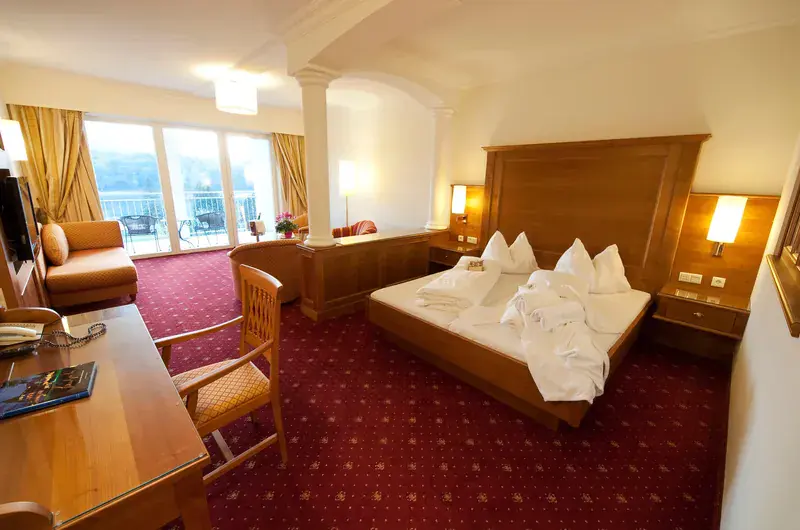Rooms & Suites